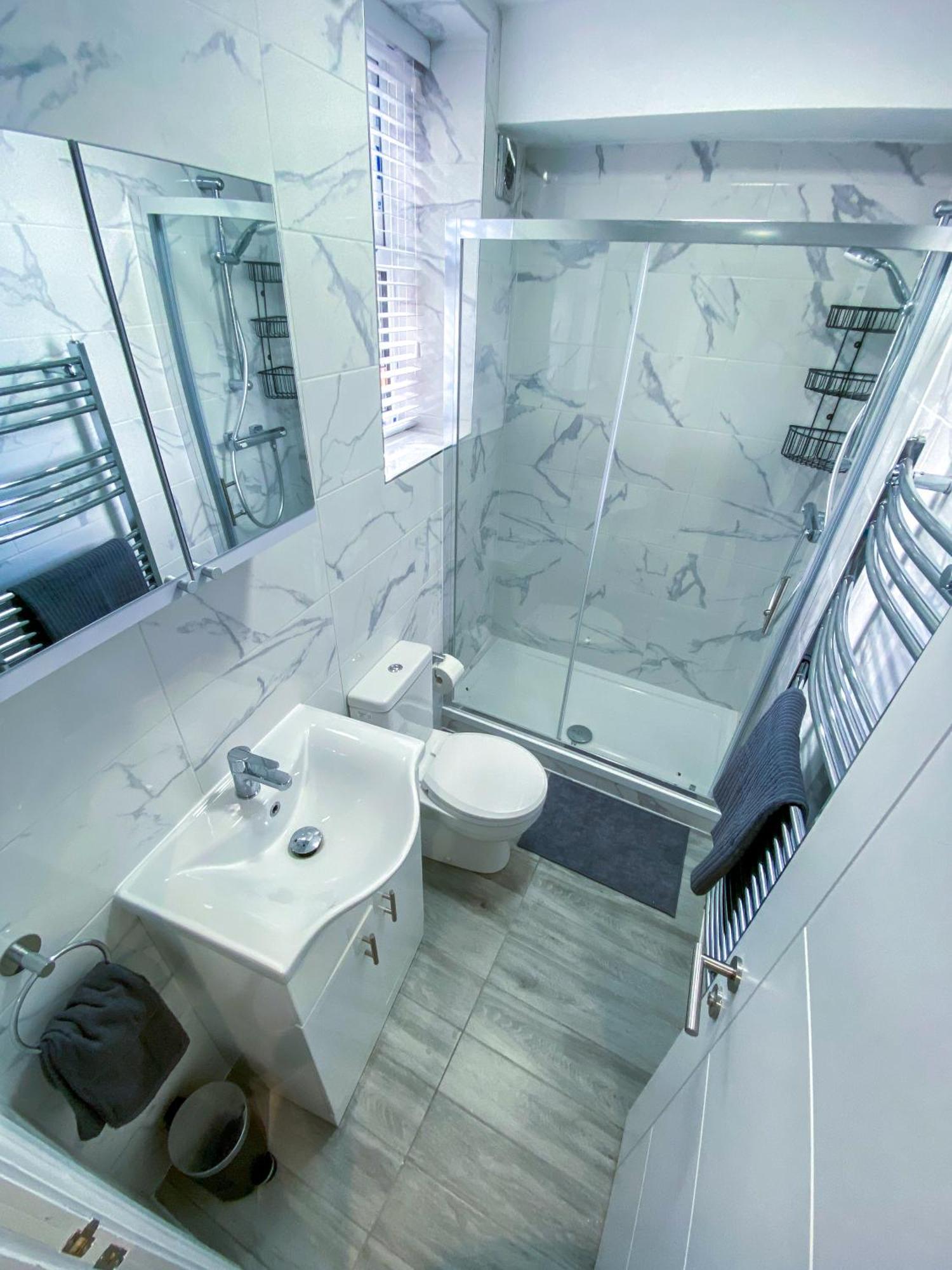 Appartement Stylish 1 Bedroom Flat - 5 Guest London- F1 *